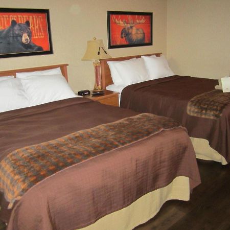 Boarders Inn & Suites By Cobblestone Hotels In Waukon 외부 사진