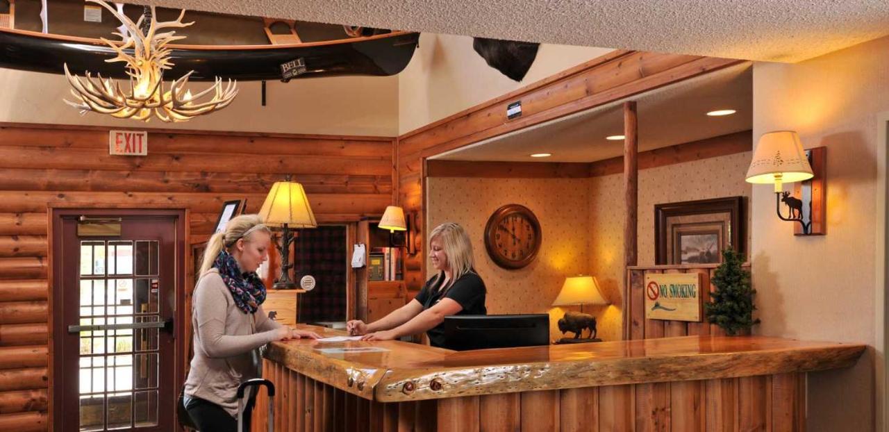 Boarders Inn & Suites By Cobblestone Hotels In Waukon 외부 사진