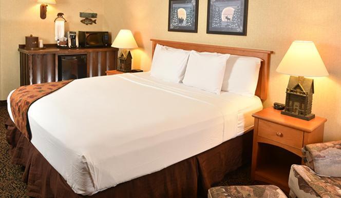 Boarders Inn & Suites By Cobblestone Hotels In Waukon 외부 사진
